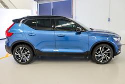 2020 Volvo XC40 T5 R-Design