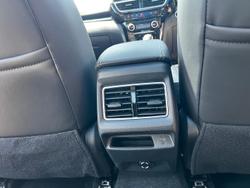 2025 Mahindra XUV3XO AX7L