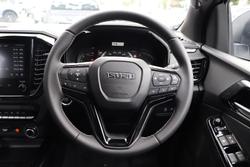 2025 Isuzu D-MAX BLADE