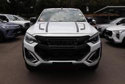 2025 Isuzu D-MAX BLADE