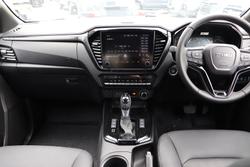 2025 Isuzu D-MAX BLADE