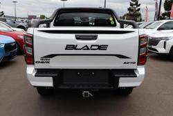 2025 Isuzu D-MAX BLADE