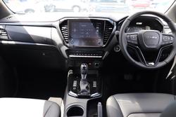 2025 Isuzu D-MAX BLADE