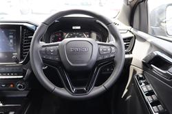 2025 Isuzu D-MAX BLADE