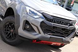 2025 Isuzu D-MAX BLADE