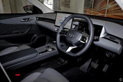 2025 MG MGS5 EV Essence 62 ZS3EM MY25 Champagne Gold