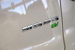 2025 MG MGS5 EV Essence 62 ZS3EM MY25 Champagne Gold