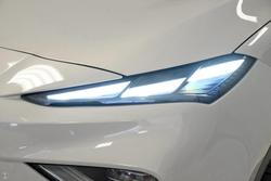 2025 MG MGS5 EV Essence 62 ZS3EM MY25 Champagne Gold