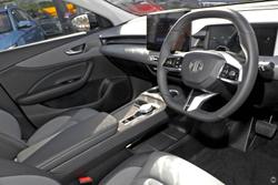 2025 MG MGS5 EV Essence 62 ZS3EM MY25 Champagne Gold