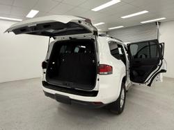 2024 Toyota Landcruiser GXL FJA300R 4X4 Dual Range Glacier White
