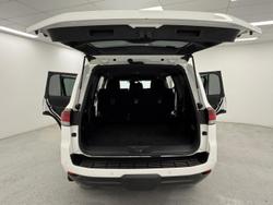 2024 Toyota Landcruiser GXL FJA300R 4X4 Dual Range Glacier White