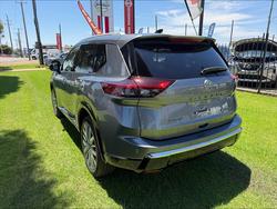 2025 Nissan T33 TI-L