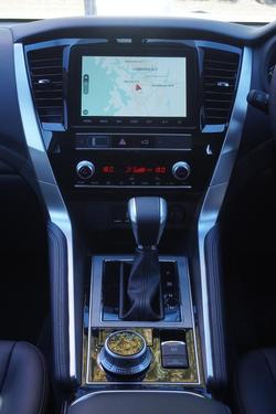 2025 Mitsubishi Pajero Sport GLS