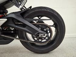 2024 Triumph STREET TRIPLE R SILVER ICE