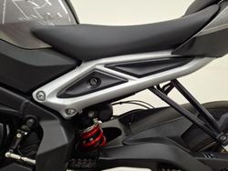 2024 Triumph STREET TRIPLE R SILVER ICE