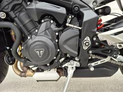 2024 Triumph STREET TRIPLE R SILVER ICE