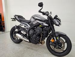 2024 Triumph STREET TRIPLE R SILVER ICE