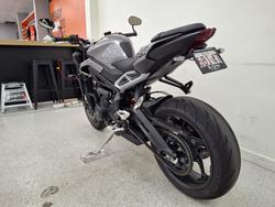 2024 Triumph STREET TRIPLE R SILVER ICE