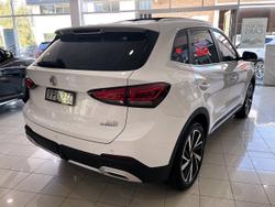 2024 MG ZS Essence Hybrid+