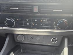 2022 Nissan X-TRAIL ST