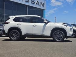 2022 Nissan X-TRAIL ST