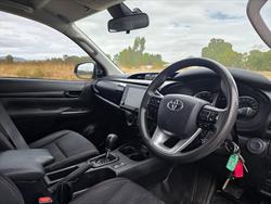 2020 Toyota Hilux SR