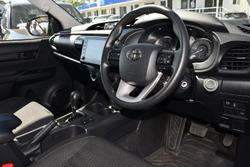 2024 Toyota Hilux SR