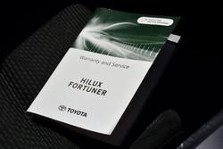 2024 Toyota Hilux SR