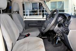 2013 Toyota Landcruiser GXL