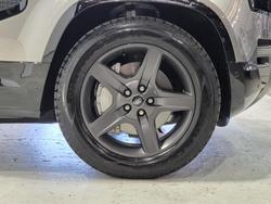 2024 Land Rover Defender 110 P400 X-Dynamic SE L663 MY24 AWD Silicon Silver