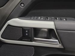 2024 Land Rover Defender 110 P400 X-Dynamic SE L663 MY24 AWD Silicon Silver