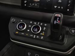 2024 Land Rover Defender 110 P400 X-Dynamic SE