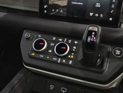 2024 Land Rover Defender 110 P400 X-Dynamic SE