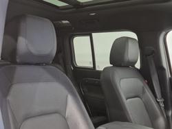 2024 Land Rover Defender 110 P400 X-Dynamic SE