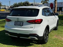 2025 MG ZS Essence Turbo ZS32 MY25 Dover White