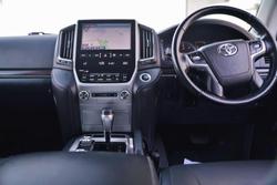 2017 Toyota Landcruiser VX