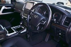 2017 Toyota Landcruiser VX