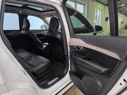 2022 Volvo XC90 B6 Inscription