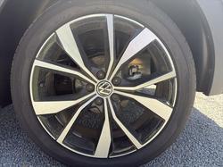 2024 Volkswagen T-CROSS R-LINE