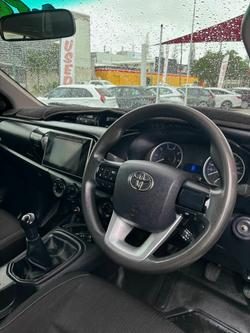 2017 Toyota Hilux SR