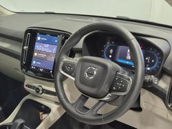 2022 Volvo XC40 Plus B4