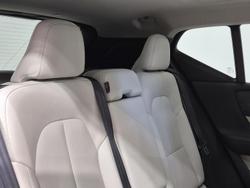 2022 Volvo XC40 Plus B4 MY23 Silver Dawn