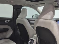 2022 Volvo XC40 Plus B4