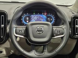 2022 Volvo XC40 Plus B4