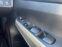 2023 Nissan Navara ST-X