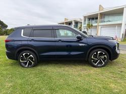 2025 Mitsubishi Outlander PHEV Exceed