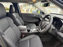 2025 Mitsubishi Outlander PHEV Exceed