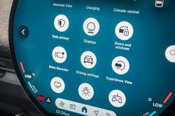 2025 MINI Aceman JCW E Favoured