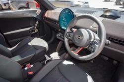 2025 MINI Aceman JCW E Favoured