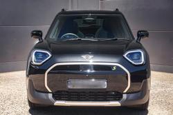 2024 MINI Aceman SE Favoured